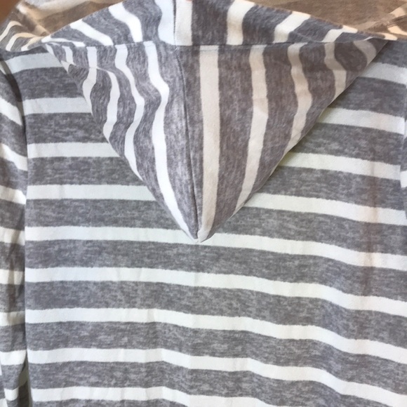 NWT Maternity sweater/kimono with hood, very soft - Picture 3 of 7